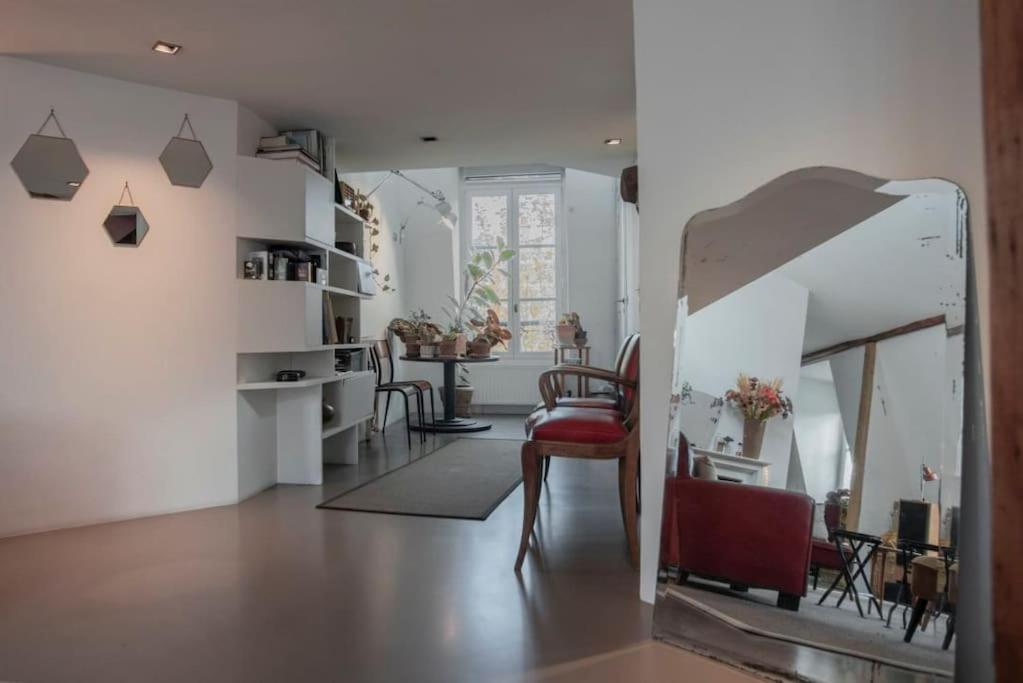 Sacre-coeur View Skylight Haven Apartment *