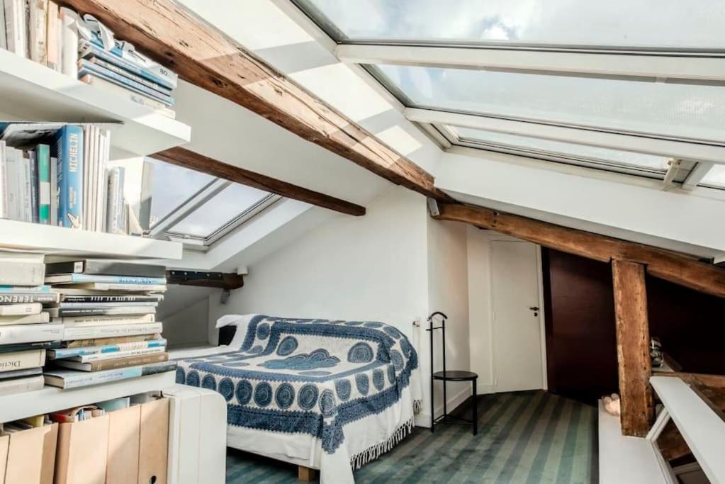 Sacre-coeur View Skylight Haven Apartment